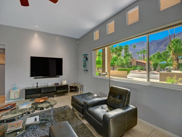 Palm Springs Home 991779