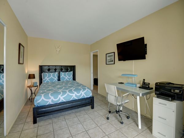 Palm Springs Home 991779