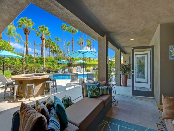 Palm Springs Home 991779