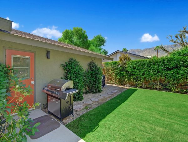 Palm Springs Home 991782