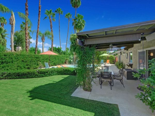 Palm Springs Home 991782