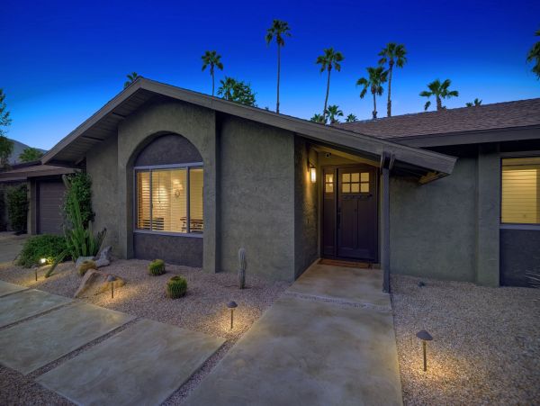 Palm Springs Home 991782