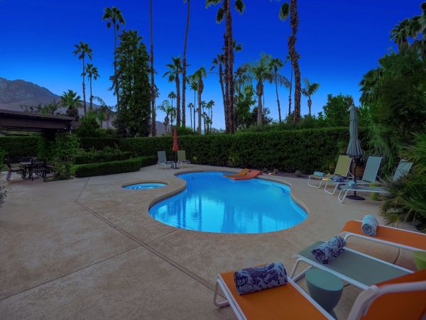 Palm Springs Home 991782