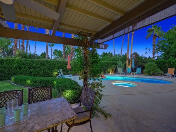 Palm Springs Home 991782