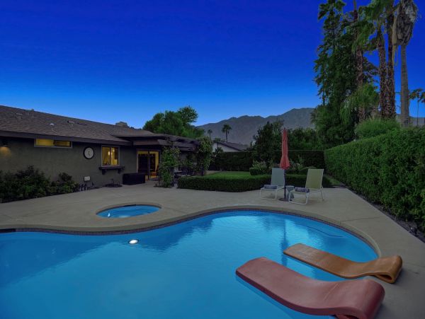 Palm Springs Home 991782