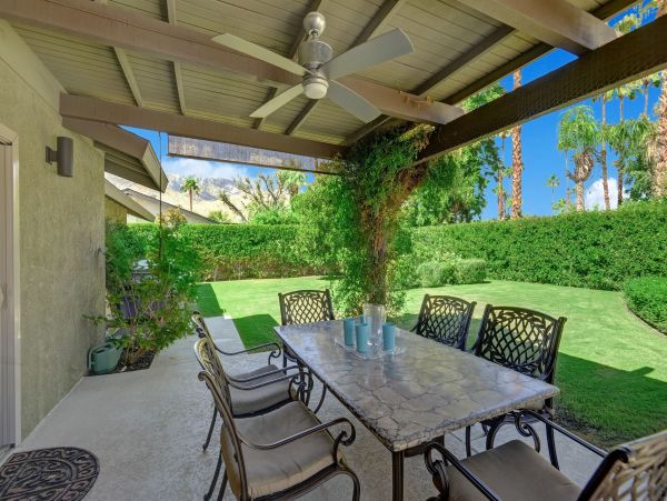 Palm Springs Home 991782