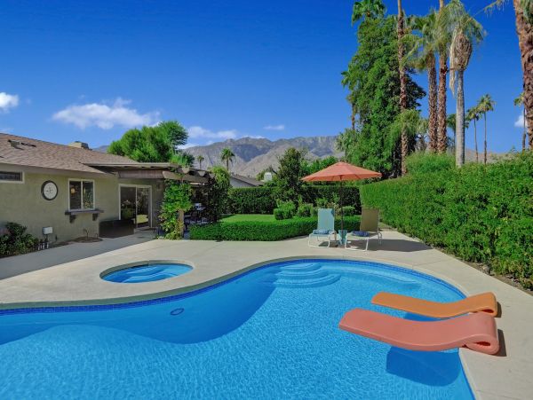Palm Springs Home 991782