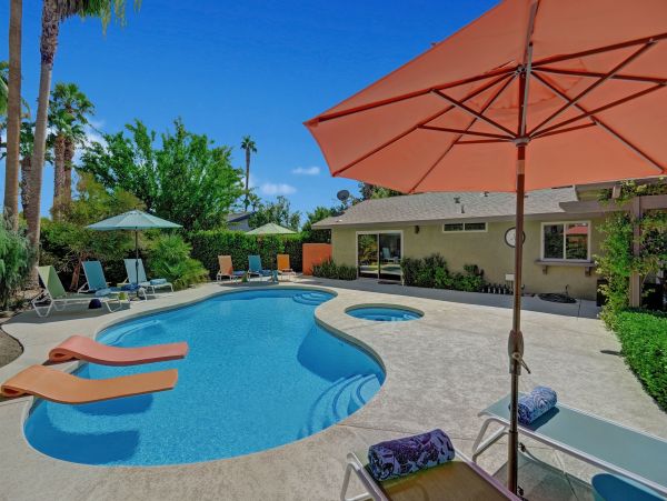 Palm Springs Home 991782