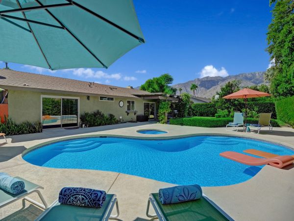 Palm Springs Home 991782