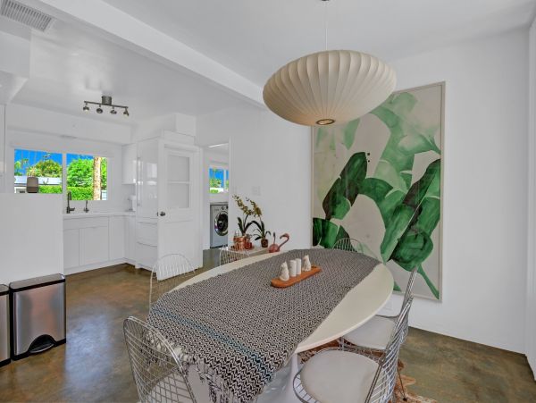 Charming 2 Bedroom Home in Palm Springs with Pool