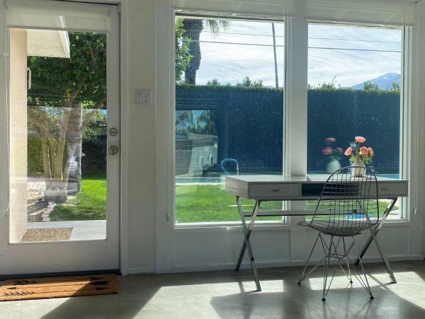 Charming 2 Bedroom Home in Palm Springs with Pool