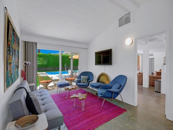 Charming 2 Bedroom Home in Palm Springs with Pool