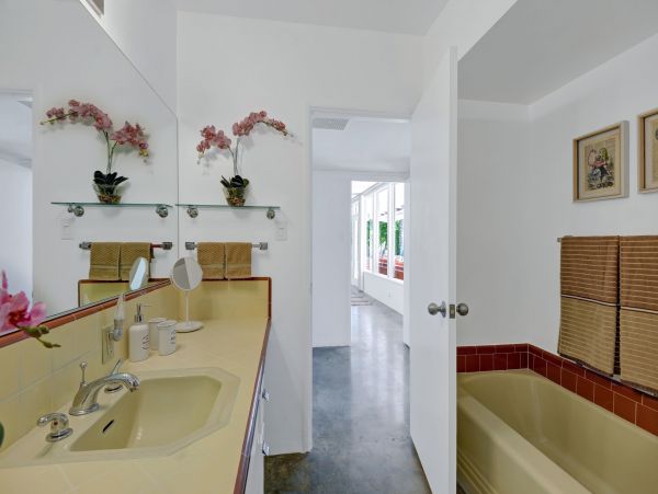 Charming 2 Bedroom Home in Palm Springs with Pool