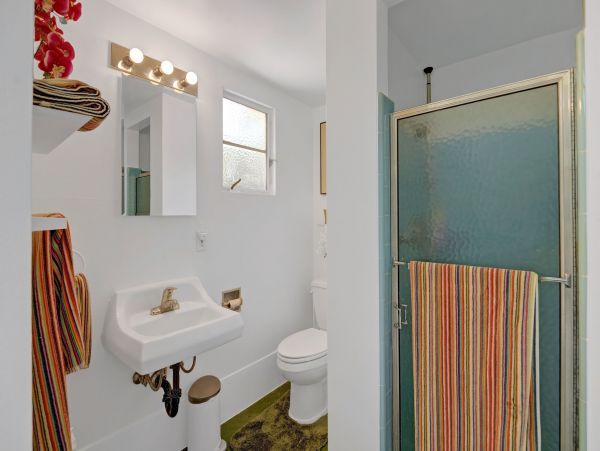 Charming 2 Bedroom Home in Palm Springs with Pool