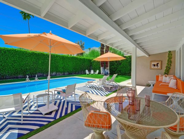 Charming 2 Bedroom Home in Palm Springs with Pool