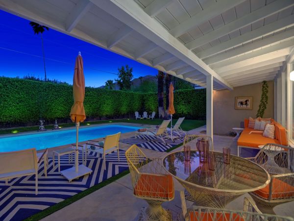 Charming 2 Bedroom Home in Palm Springs with Pool