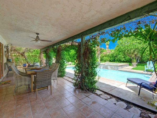 Palm Springs Home 991785