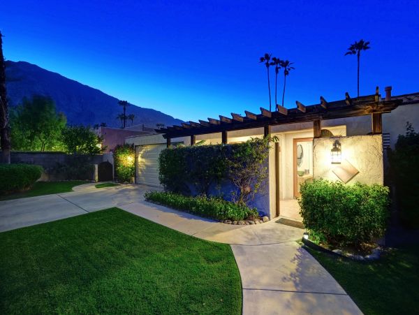Palm Springs Home 991785