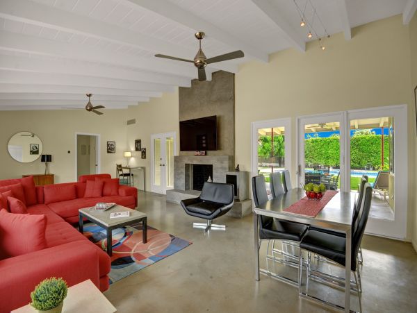 Palm Springs Home 991787