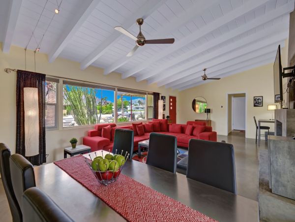 Palm Springs Home 991787
