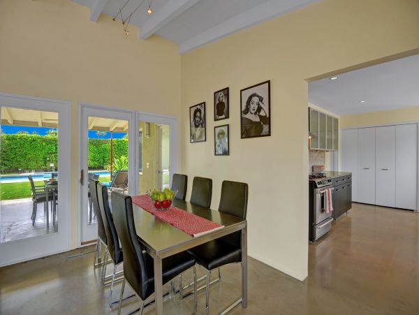 Palm Springs Home 991787