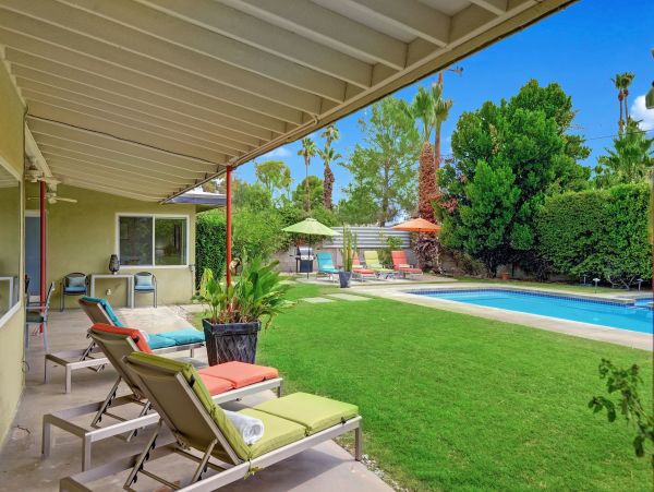 Palm Springs Home 991787