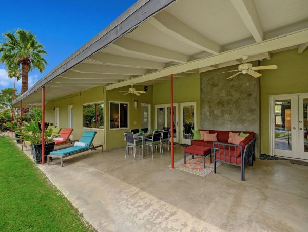 Palm Springs Home 991787