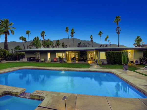 Palm Springs Home 991787