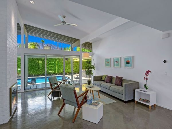Palm Springs Home 991790