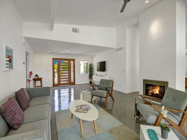 Palm Springs Home 991790