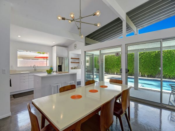 Palm Springs Home 991790