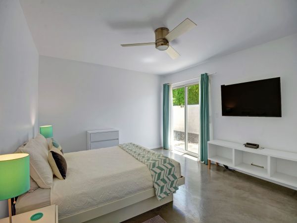 Palm Springs Home 991790