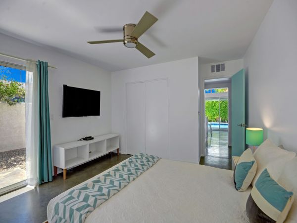 Palm Springs Home 991790