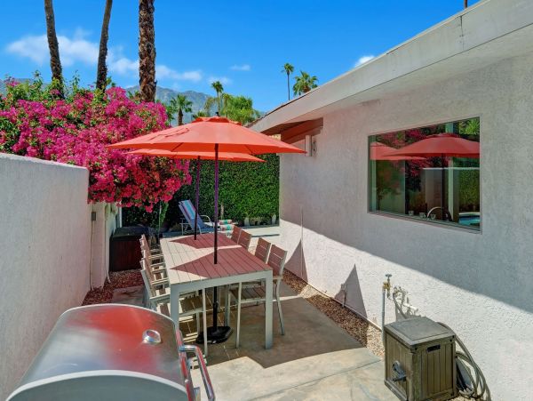 Palm Springs Home 991790