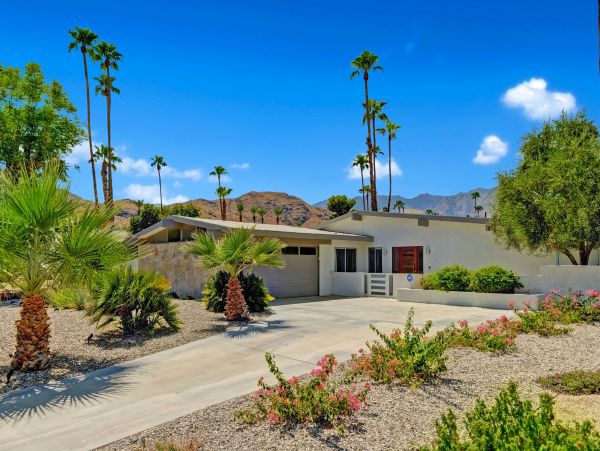 Palm Springs Home 991790