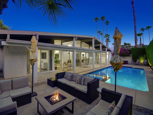Palm Springs Home 991790