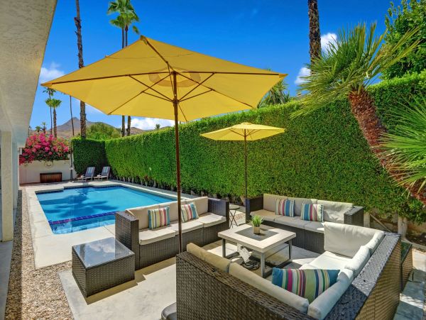 Palm Springs Home 991790