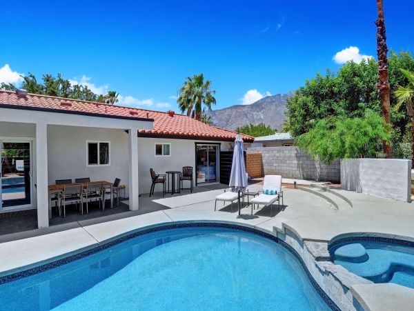 Palm Springs Home 991794