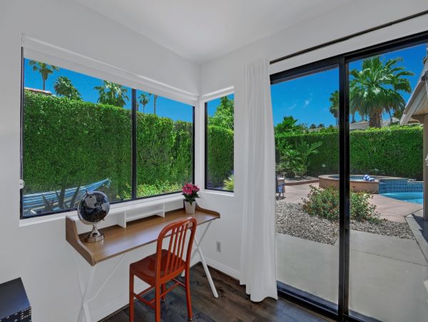 Palm Springs Home 991797