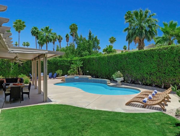 Palm Springs Home 991797