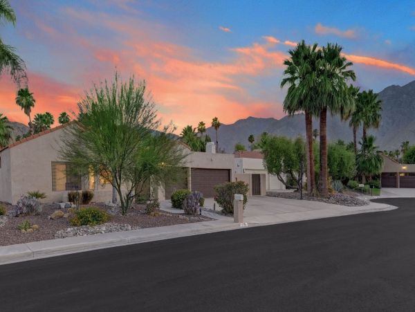 Palm Springs Home 991797