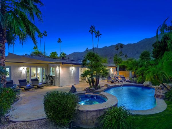 Palm Springs Home 991798