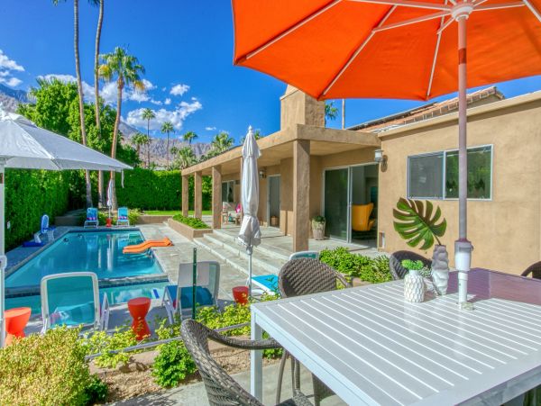 Palm Springs Home 991810