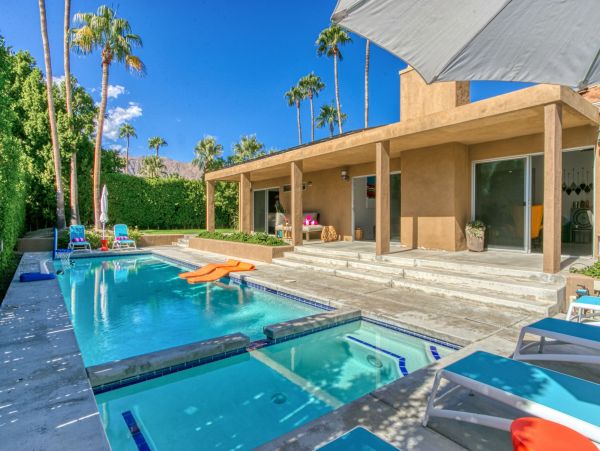 Palm Springs Home 991810
