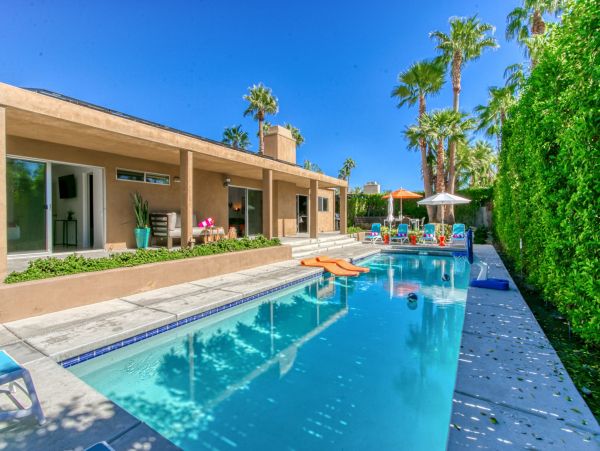 Palm Springs Home 991810