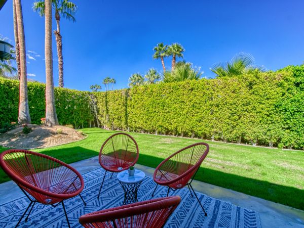 Palm Springs Home 991810