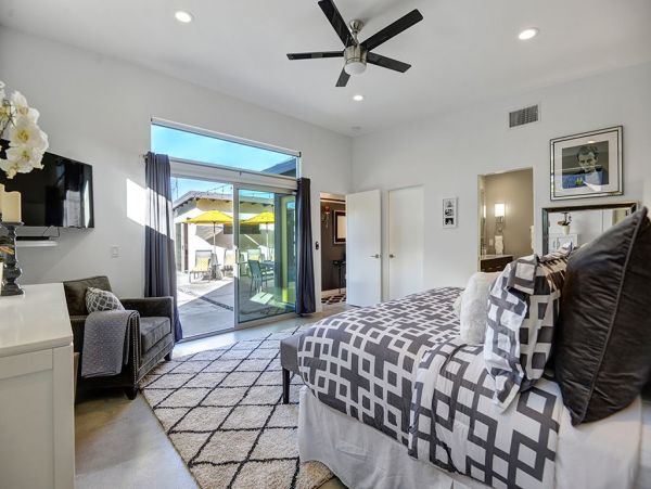 Palm Springs Home 991811