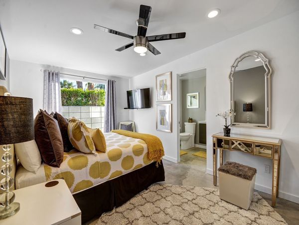Palm Springs Home 991811