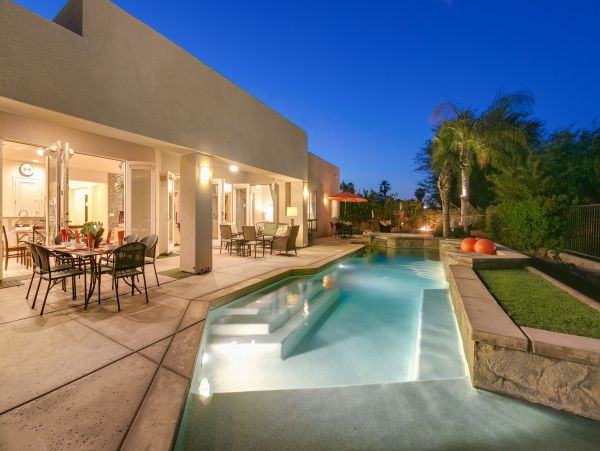 Golf Course View Six Bedroom Vacation Home in Palm Springs