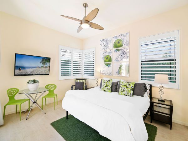 Golf Course View Six Bedroom Vacation Home in Palm Springs